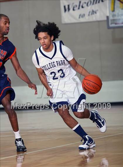 Thumbnail 1 in College Park vs. Bush (McDonalds Texas Invitational) photogallery.