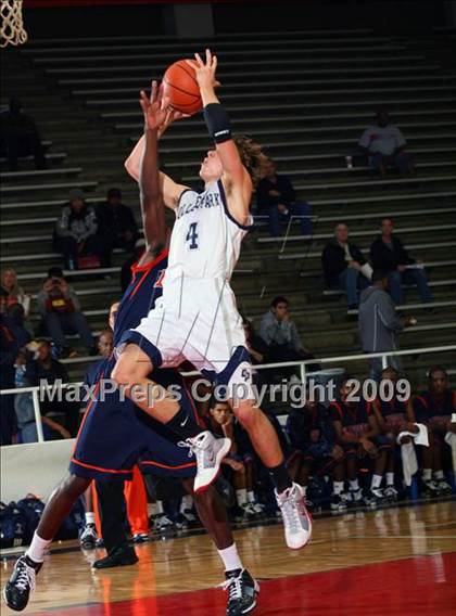Thumbnail 3 in College Park vs. Bush (McDonalds Texas Invitational) photogallery.