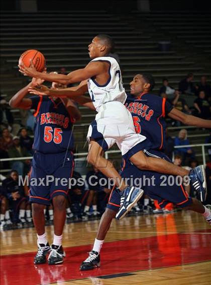 Thumbnail 1 in College Park vs. Bush (McDonalds Texas Invitational) photogallery.