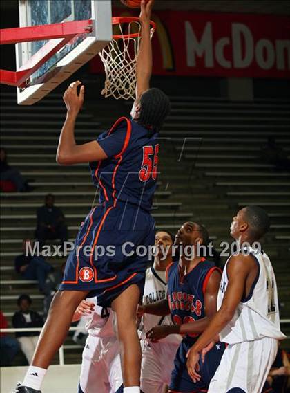 Thumbnail 2 in College Park vs. Bush (McDonalds Texas Invitational) photogallery.