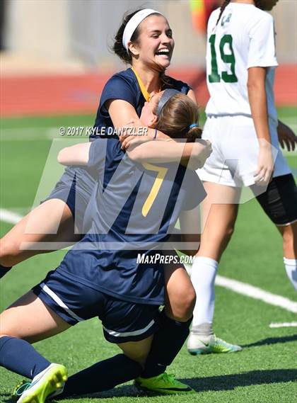 Thumbnail 2 in Highland Park vs Lake Ridge (UIL 5A Region 2 Semifinal) photogallery.