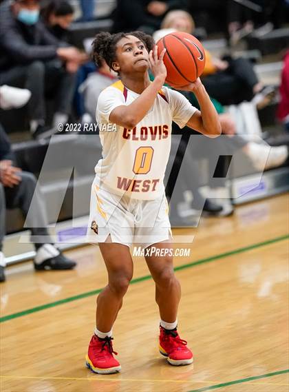 Thumbnail 2 in Clovis West vs. Lynwood (MLK Tournament) photogallery.