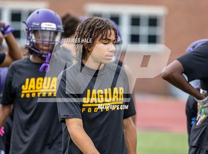 Thumbnail 1 in New Albany vs DeSoto Central (U of Memphis 7v7) photogallery.