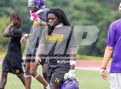 Thumbnail 1 in New Albany vs DeSoto Central (U of Memphis 7v7) photogallery.