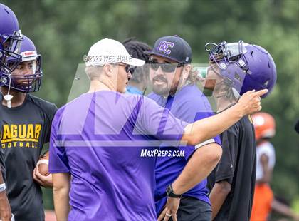 Thumbnail 1 in New Albany vs DeSoto Central (U of Memphis 7v7) photogallery.