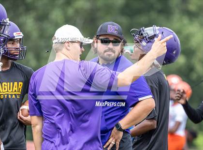 Thumbnail 2 in New Albany vs DeSoto Central (U of Memphis 7v7) photogallery.
