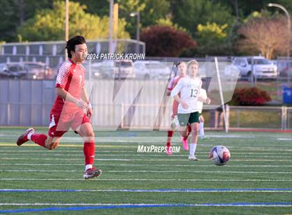 Thumbnail 1 in Skyline vs Newport (WIAA 4A District 1/2 Playoff) photogallery.
