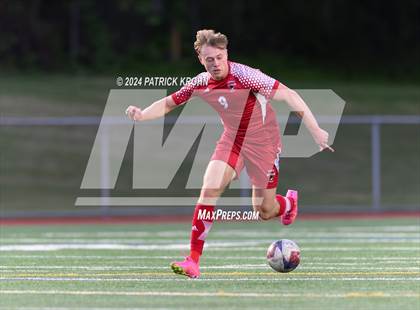 Thumbnail 1 in Skyline vs Newport (WIAA 4A District 1/2 Playoff) photogallery.