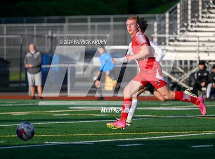 Thumbnail 1 in Skyline vs Newport (WIAA 4A District 1/2 Playoff) photogallery.
