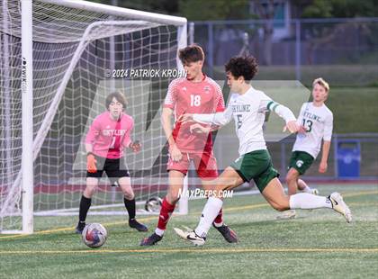 Thumbnail 3 in Skyline vs Newport (WIAA 4A District 1/2 Playoff) photogallery.
