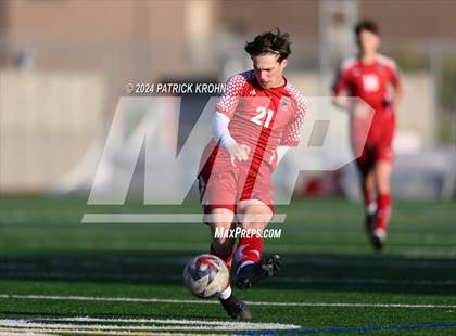 Thumbnail 2 in Skyline vs Newport (WIAA 4A District 1/2 Playoff) photogallery.