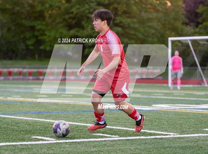 Thumbnail 1 in Skyline vs Newport (WIAA 4A District 1/2 Playoff) photogallery.