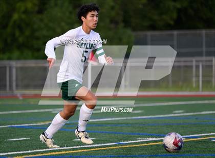 Thumbnail 3 in Skyline vs Newport (WIAA 4A District 1/2 Playoff) photogallery.