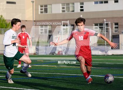 Thumbnail 2 in Skyline vs Newport (WIAA 4A District 1/2 Playoff) photogallery.