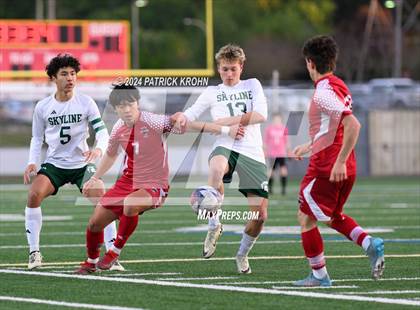 Thumbnail 2 in Skyline vs Newport (WIAA 4A District 1/2 Playoff) photogallery.