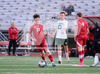 Thumbnail 3 in Skyline vs Newport (WIAA 4A District 1/2 Playoff) photogallery.