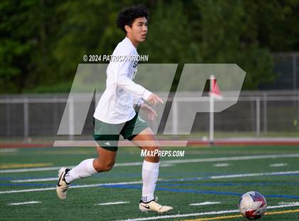 Thumbnail 2 in Skyline vs Newport (WIAA 4A District 1/2 Playoff) photogallery.