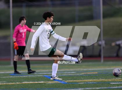 Thumbnail 1 in Skyline vs Newport (WIAA 4A District 1/2 Playoff) photogallery.