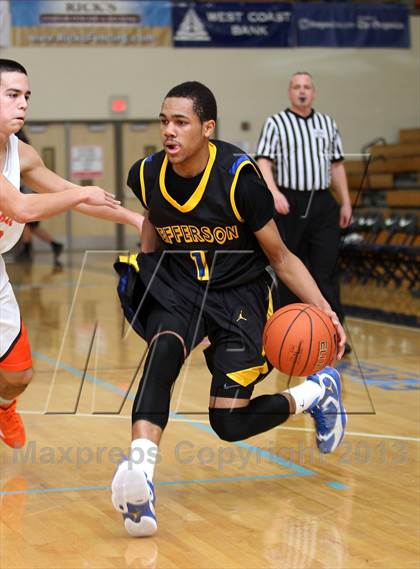 Thumbnail 3 in Jefferson vs Sprague (Les Schwab Invitational) photogallery.