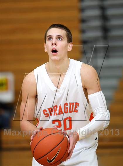 Thumbnail 2 in Jefferson vs Sprague (Les Schwab Invitational) photogallery.