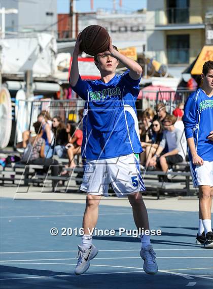 Thumbnail 2 in Pacifica Christian/Santa Monica vs. Albert Einstein Academy (Venice Beach Outdoor Classic) photogallery.