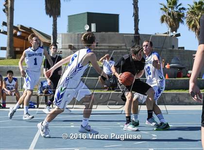 Thumbnail 3 in Pacifica Christian/Santa Monica vs. Albert Einstein Academy (Venice Beach Outdoor Classic) photogallery.
