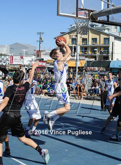 Thumbnail 2 in Pacifica Christian/Santa Monica vs. Albert Einstein Academy (Venice Beach Outdoor Classic) photogallery.