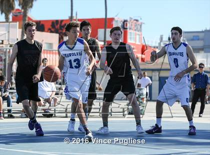 Thumbnail 3 in Pacifica Christian/Santa Monica vs. Albert Einstein Academy (Venice Beach Outdoor Classic) photogallery.