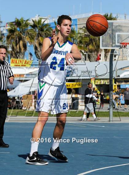 Thumbnail 2 in Pacifica Christian/Santa Monica vs. Albert Einstein Academy (Venice Beach Outdoor Classic) photogallery.