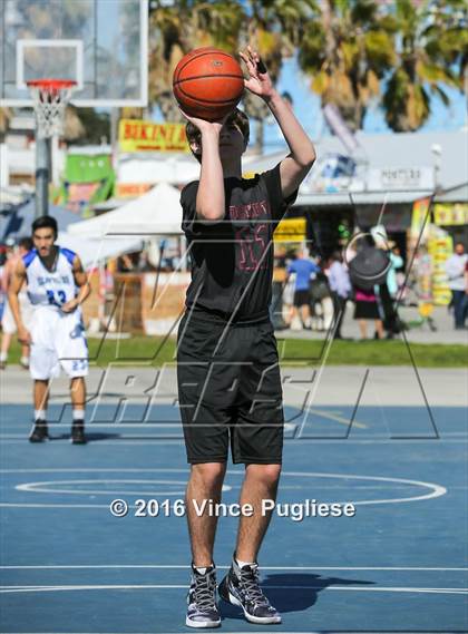 Thumbnail 1 in Pacifica Christian/Santa Monica vs. Albert Einstein Academy (Venice Beach Outdoor Classic) photogallery.