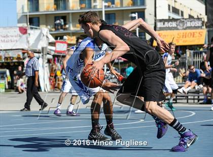 Thumbnail 1 in Pacifica Christian/Santa Monica vs. Albert Einstein Academy (Venice Beach Outdoor Classic) photogallery.