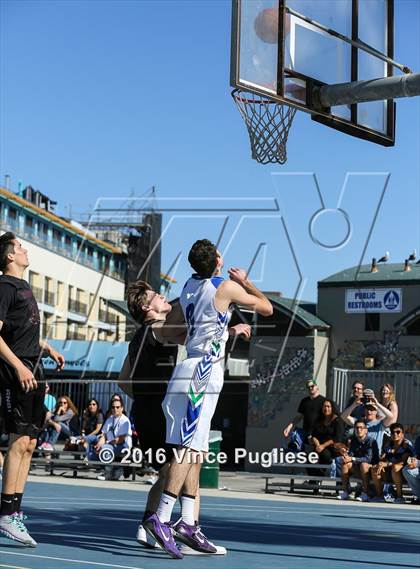 Thumbnail 2 in Pacifica Christian/Santa Monica vs. Albert Einstein Academy (Venice Beach Outdoor Classic) photogallery.