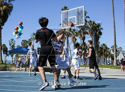 Thumbnail 3 in Pacifica Christian/Santa Monica vs. Albert Einstein Academy (Venice Beach Outdoor Classic) photogallery.