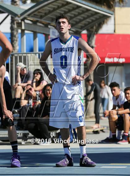 Thumbnail 3 in Pacifica Christian/Santa Monica vs. Albert Einstein Academy (Venice Beach Outdoor Classic) photogallery.