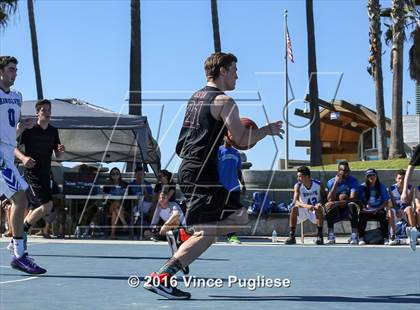 Thumbnail 2 in Pacifica Christian/Santa Monica vs. Albert Einstein Academy (Venice Beach Outdoor Classic) photogallery.