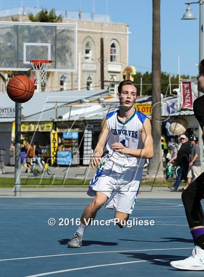 Thumbnail 1 in Pacifica Christian/Santa Monica vs. Albert Einstein Academy (Venice Beach Outdoor Classic) photogallery.