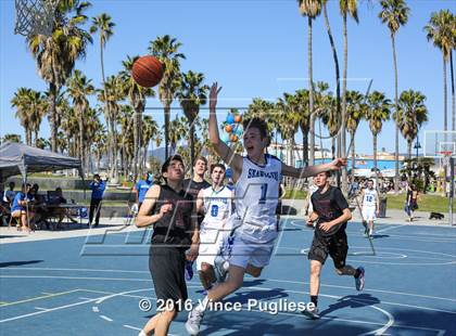 Thumbnail 3 in Pacifica Christian/Santa Monica vs. Albert Einstein Academy (Venice Beach Outdoor Classic) photogallery.
