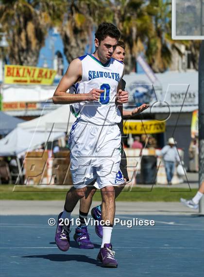 Thumbnail 2 in Pacifica Christian/Santa Monica vs. Albert Einstein Academy (Venice Beach Outdoor Classic) photogallery.