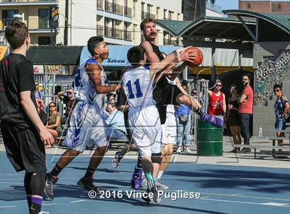 Thumbnail 2 in Pacifica Christian/Santa Monica vs. Albert Einstein Academy (Venice Beach Outdoor Classic) photogallery.