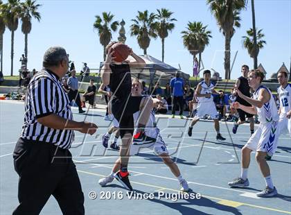 Thumbnail 3 in Pacifica Christian/Santa Monica vs. Albert Einstein Academy (Venice Beach Outdoor Classic) photogallery.