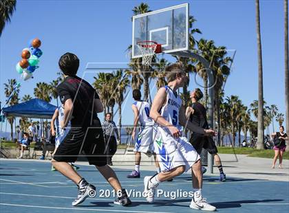 Thumbnail 1 in Pacifica Christian/Santa Monica vs. Albert Einstein Academy (Venice Beach Outdoor Classic) photogallery.