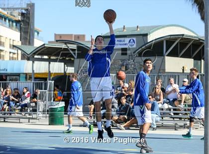 Thumbnail 3 in Pacifica Christian/Santa Monica vs. Albert Einstein Academy (Venice Beach Outdoor Classic) photogallery.