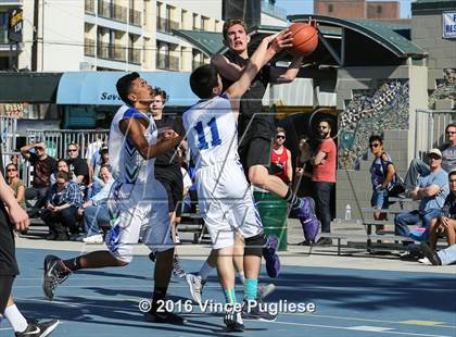 Thumbnail 3 in Pacifica Christian/Santa Monica vs. Albert Einstein Academy (Venice Beach Outdoor Classic) photogallery.