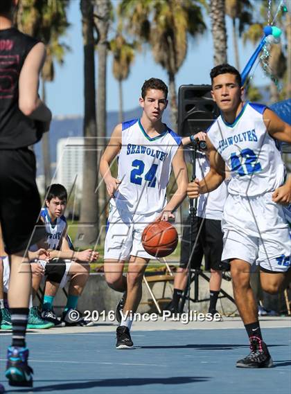 Thumbnail 3 in Pacifica Christian/Santa Monica vs. Albert Einstein Academy (Venice Beach Outdoor Classic) photogallery.
