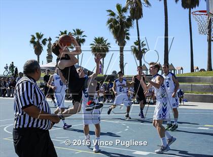 Thumbnail 1 in Pacifica Christian/Santa Monica vs. Albert Einstein Academy (Venice Beach Outdoor Classic) photogallery.