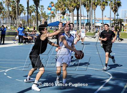 Thumbnail 1 in Pacifica Christian/Santa Monica vs. Albert Einstein Academy (Venice Beach Outdoor Classic) photogallery.