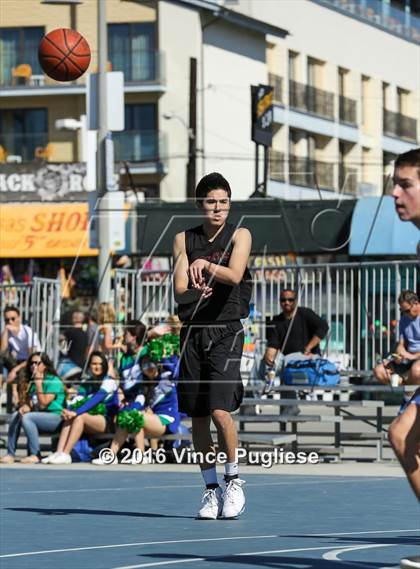 Thumbnail 1 in Pacifica Christian/Santa Monica vs. Albert Einstein Academy (Venice Beach Outdoor Classic) photogallery.