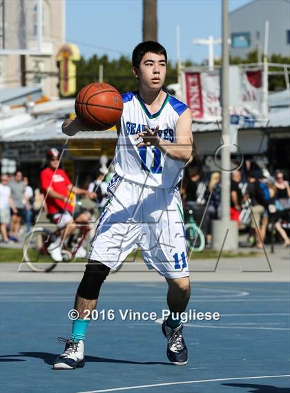 Thumbnail 1 in Pacifica Christian/Santa Monica vs. Albert Einstein Academy (Venice Beach Outdoor Classic) photogallery.