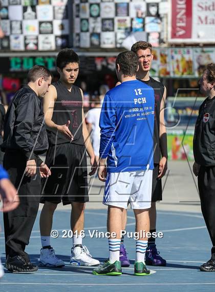 Thumbnail 1 in Pacifica Christian/Santa Monica vs. Albert Einstein Academy (Venice Beach Outdoor Classic) photogallery.