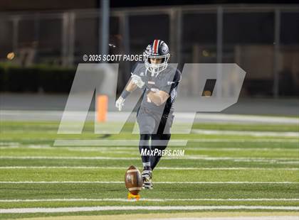 Thumbnail 2 in Flintridge Prep @ Cornerstone Christian (CIF SS D1 8-Man Championship) photogallery.